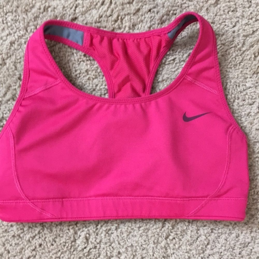 🛍 Nike Victory Shape Athletics Sports Bra